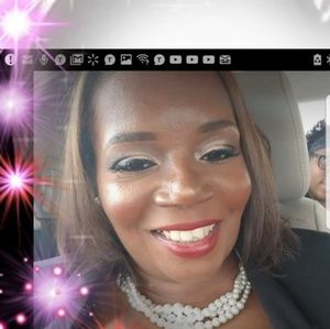 Meet your Posher, Adriene